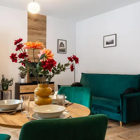 Kameralne Z Wielkim Tarasem Przy Lesie - Garaz Apartment