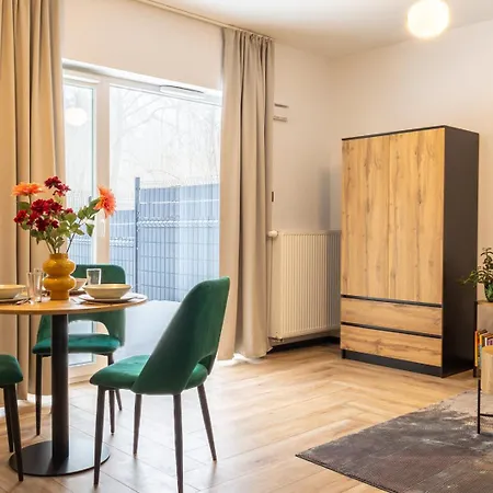 Kameralne Z Wielkim Tarasem Przy Lesie - Garaz Apartmán