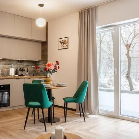 Kameralne Z Wielkim Tarasem Przy Lesie - Garaz Apartmán